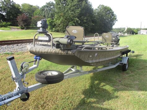 fuel cell at the bow of the boat which is very, very good on fuel. . Gator trax boats for sale